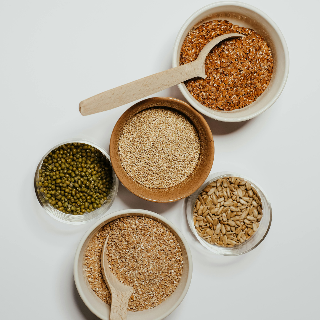 5 bowls of different grains