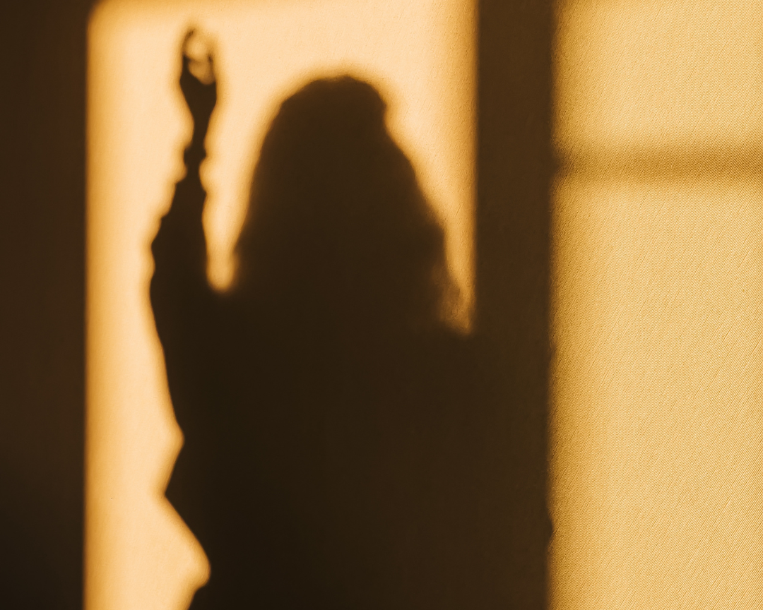silhouette woman dancing